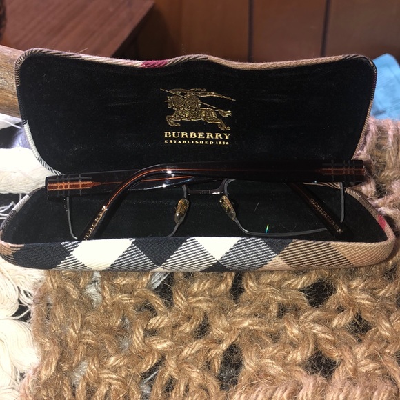 Burberry prescription glasses/frames - Picture 6 of 8